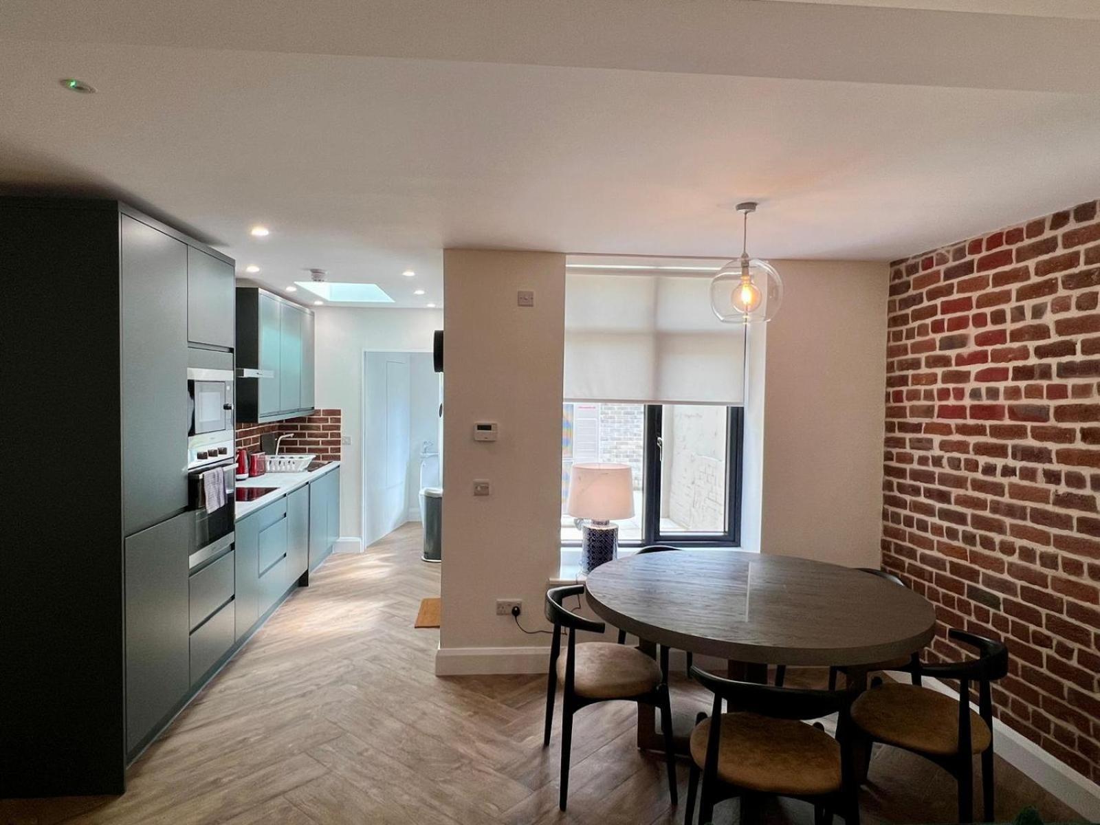 Ifsc Townhouse Apartments Дублин Экстерьер фото